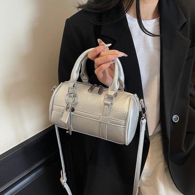 Fashion Hand-held Bowling Bag Women's 2025 Summer New Simple Commuter Shoulder Bag Niche Trend Messenger Women's Bag
