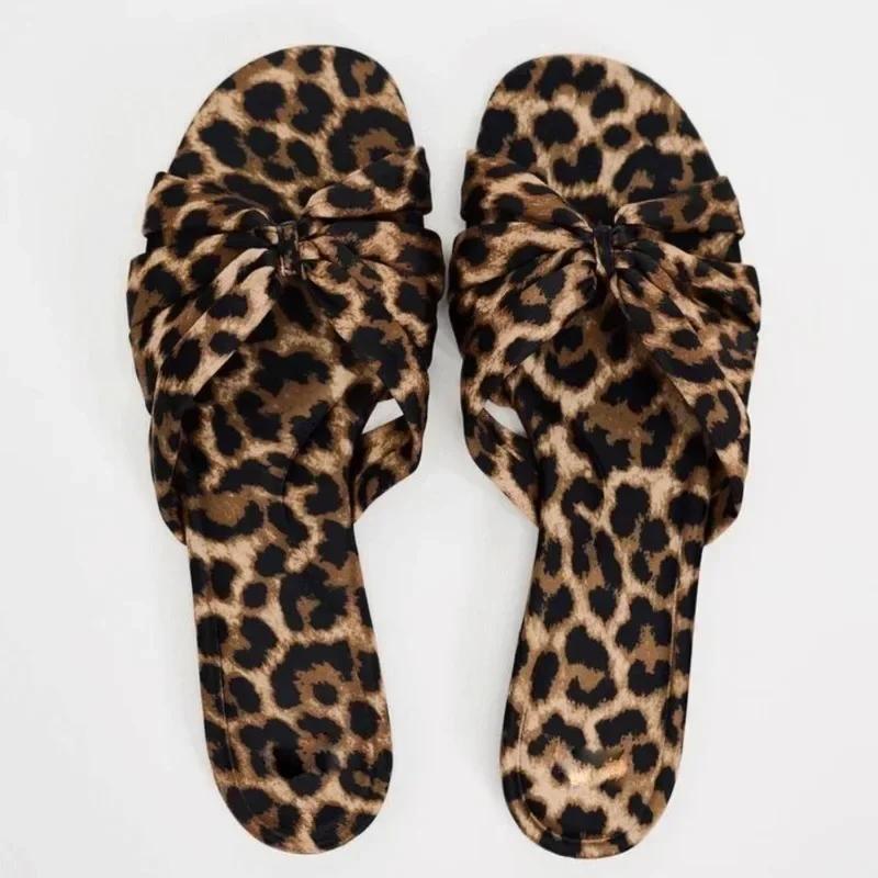 Women's Sexy Slippers 2025 Summer Fashion Leopard Pleated Flat Shoes Mules Open Toe Sandals Slides Zapatos De Mujer Flip Flops