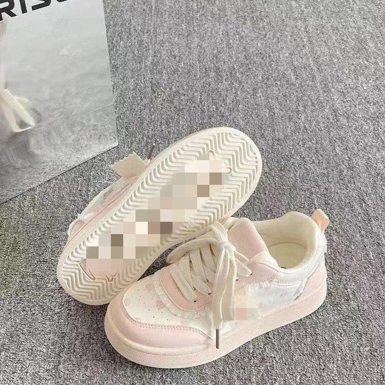 With skirts, casual little white shoes, women's 2025 autumn new Korean version of sports versatile board shoes, heightening and lightweight bread shoe
