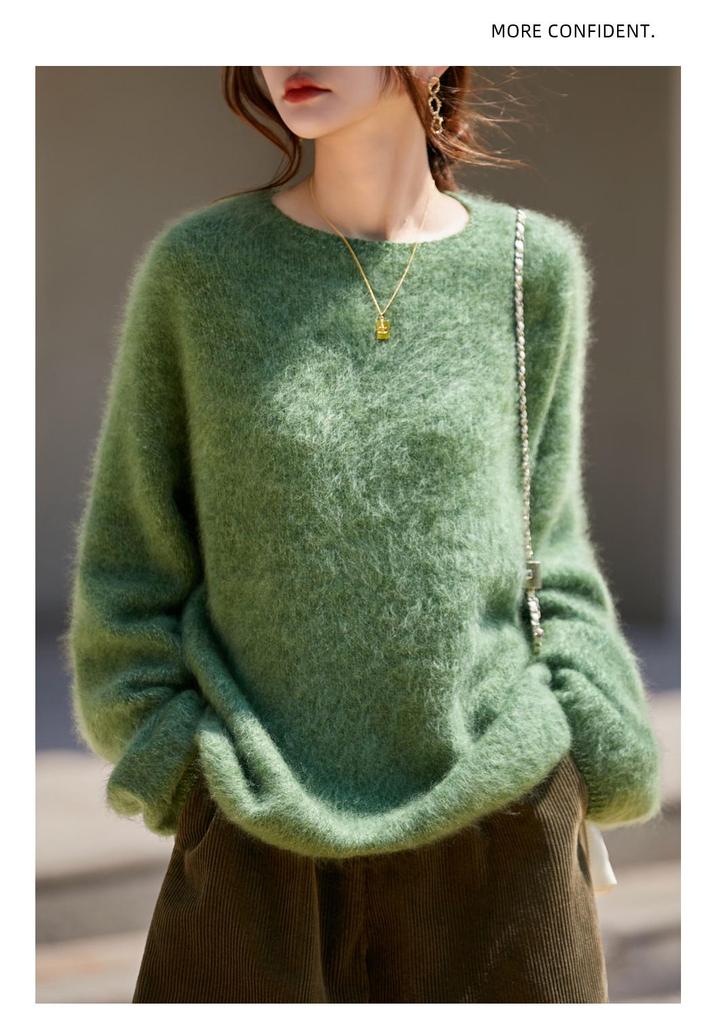 Women's Plush Wool Round Neck Sweater - Seamless, Thickened, Warm, and Versatile for Autumn and Winter.
