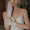 Eleganti Guanti Corti in Pizzo da Sposa Accessorio Sposa per Cerimonie in Chiesa all'Aperto in Giardino