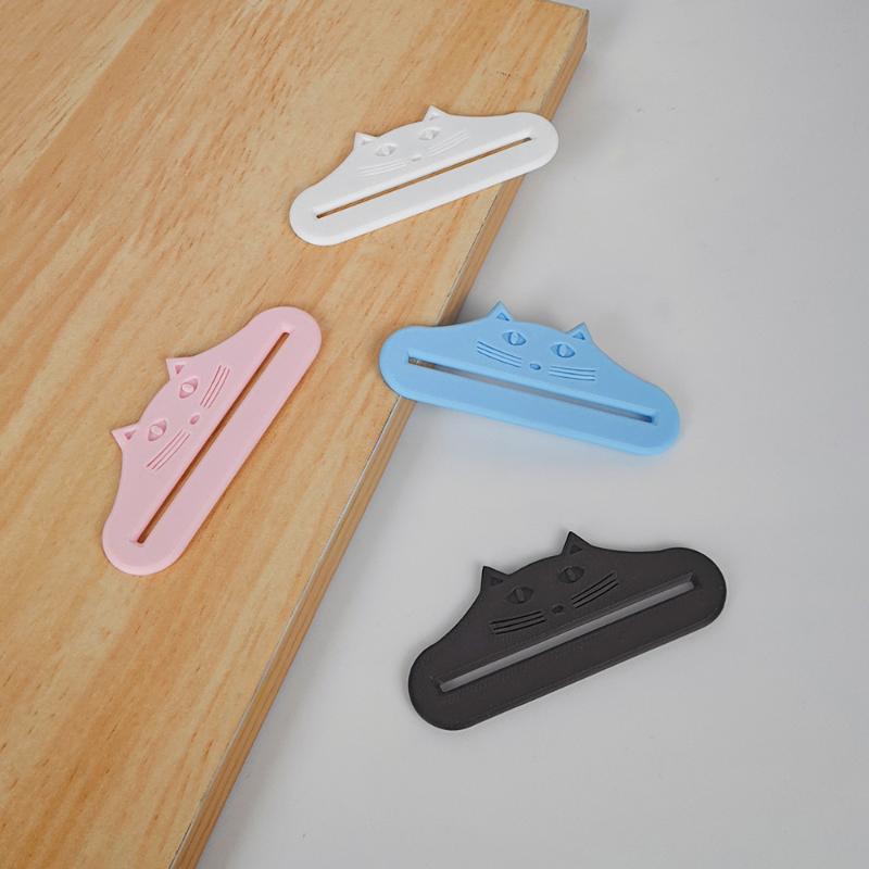 Cat Snack Extruder Cute Cat Head Snack Squeezer Mess-Free Treat Dispenser For Pet Food Meat Sauce Bag Extruder Squeezing Tools