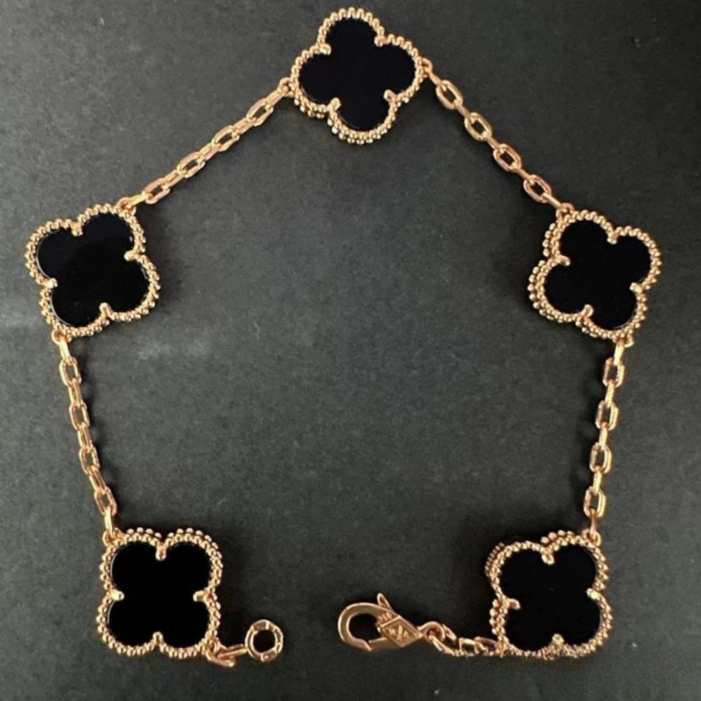 Hochwertiges Kleeblattarmband für Damen Fünf-Blüten-Armband mit natürlichem weißen Perlmutt und rotem Karneol