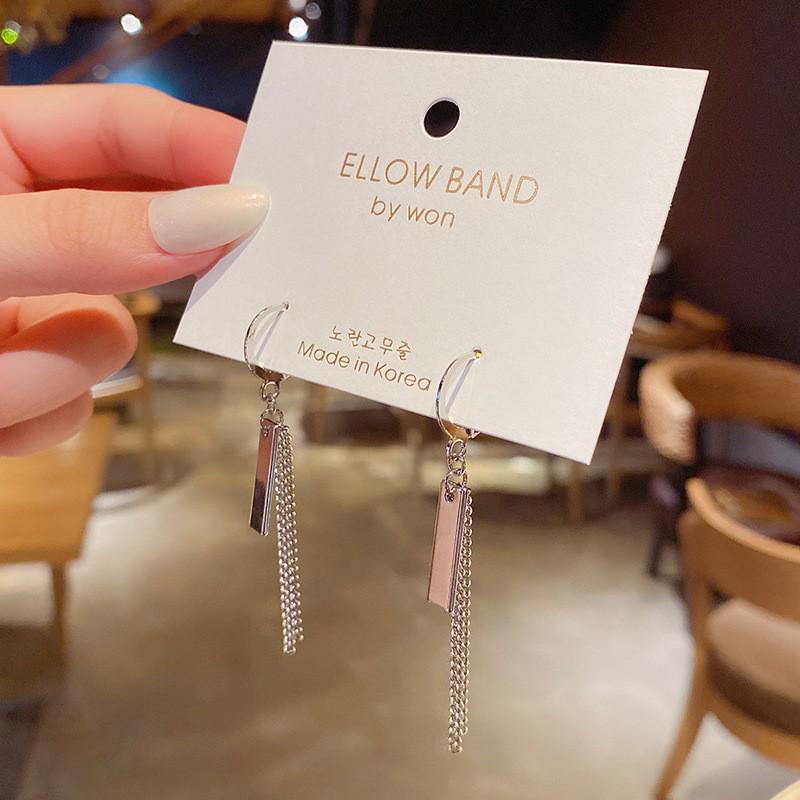 

Минималистичные геометрические серьги-кольца с кисточками-цепочками - трендовые унисекс серьги в корейском стиле для универсального и шикарного образа Small серебряный