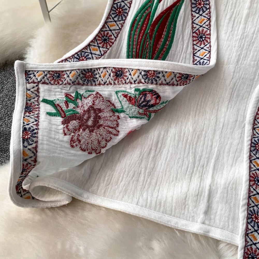Crochet Top Embroidery Floral Tank Tops Knitted Women V-neck Folk Fashion Vest for Women Vintage Plus Size