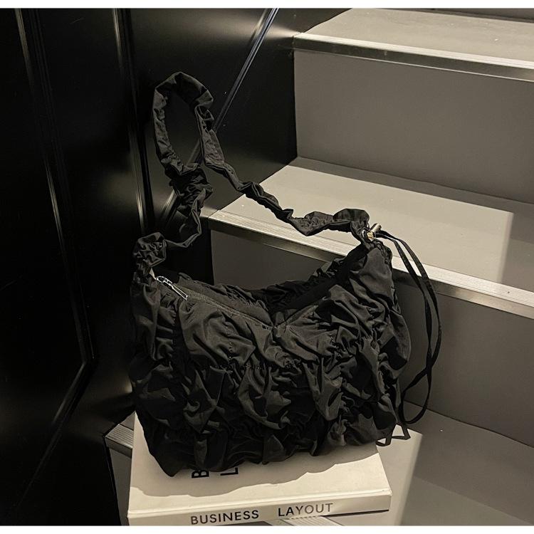 2025 Cloud bag niche design pleated shoulder bag girl cute texture bubble underarm bag tote bag