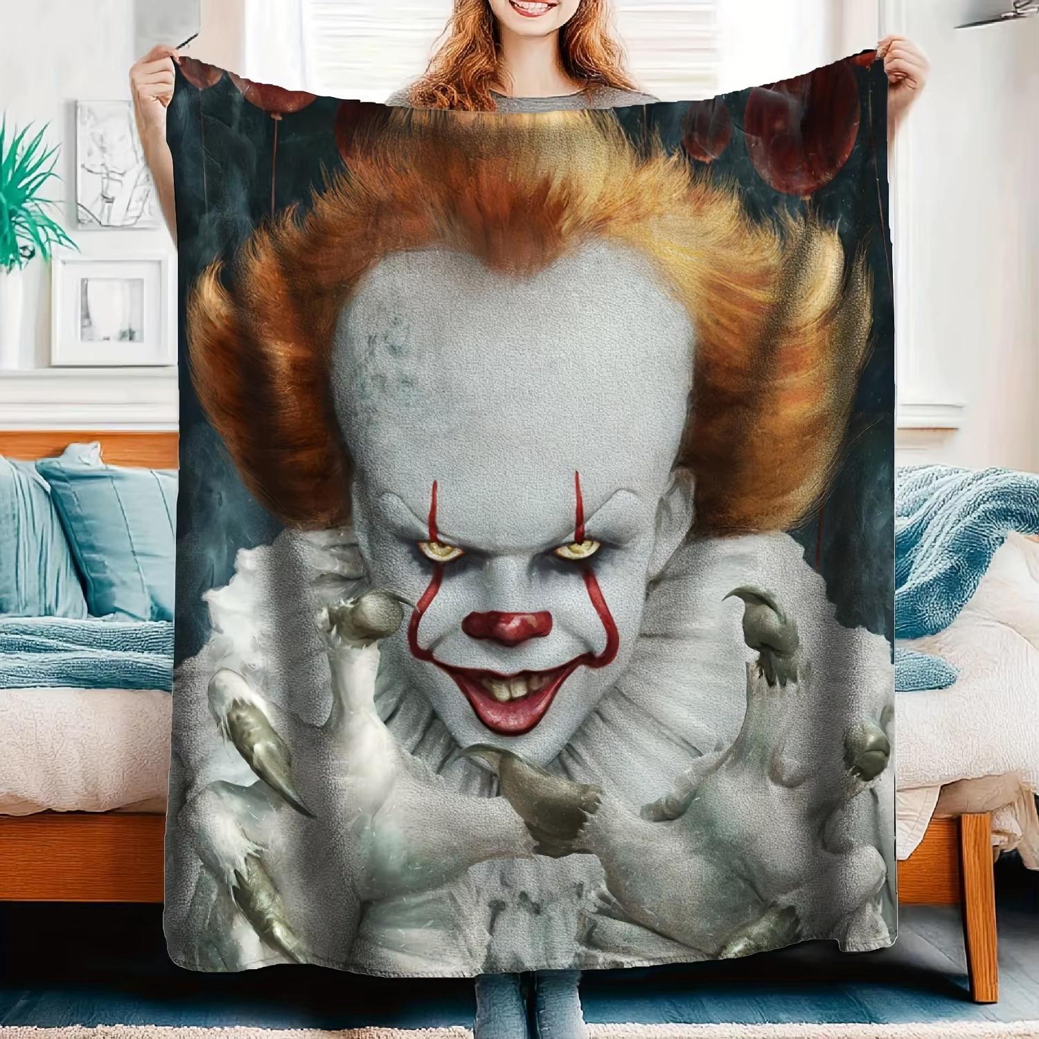 VIKAMA Clown Returns Pennywise Scary Cover Blanket Redhead Clown Bloodstained Smiley Dark Red Balloon Halloween Party Blanket 75x90cm