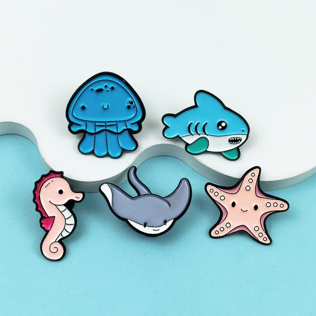 Creative Marine Animal Brooches: Seahorse, Shark, Jellyfish Cartoon Metal Accessories
