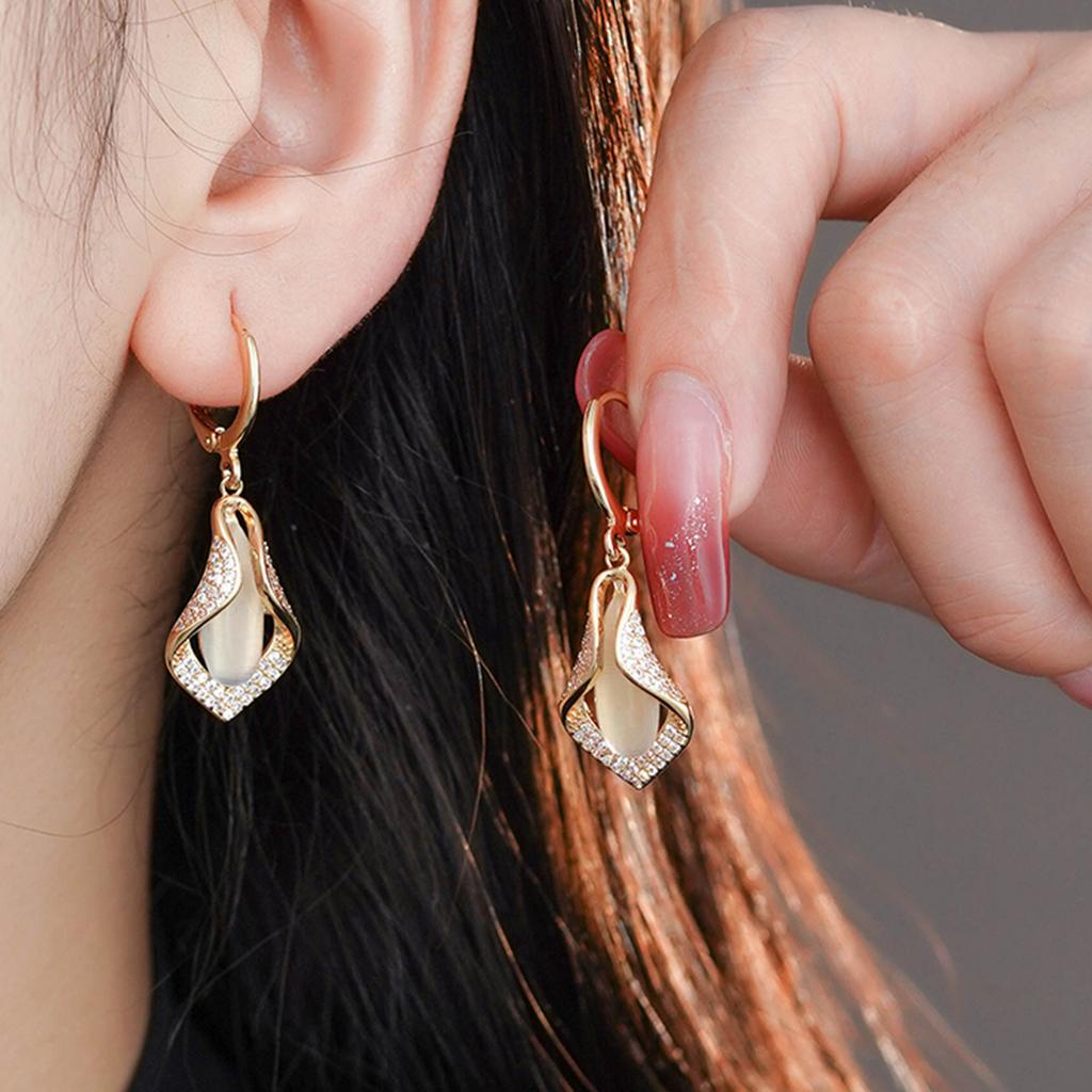 Real gold electroplated micro-inlaid water drop-shaped opal ear buckle Korean version fashion temperament earrings light luxury high-end earrings wome