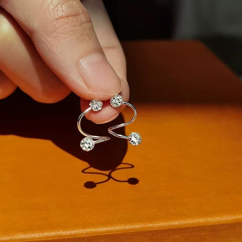 Super flash full diamond stud earrings female thread screw buckle personalized fashion earbone nails sleep free to remove clay ball zircon earrings