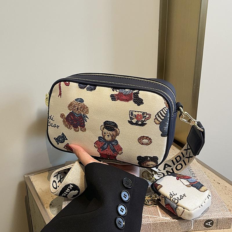 

Сумка кроссбоди Katie Bear в стиле ретро-жаккард - Милая мультяшная мода для женщин