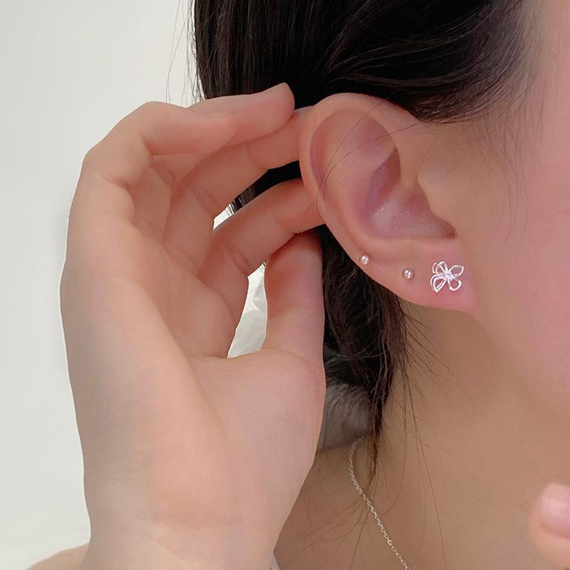Japanese and Korean Style Hollow Flower Earrings for Summer Simple Versatile Earrings High-end Earrings