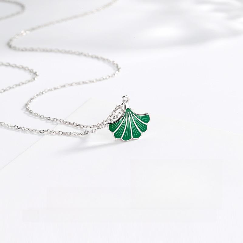 Apricot Leaf Small Skirt Necklace Korean Version Fashionable Simple Light Luxury Niche Collarbone Chain Pendant Accessories