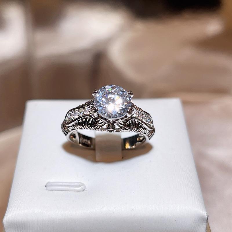 Soft and Versatile Line Ring Zircon Diamond Set Wedding Ring