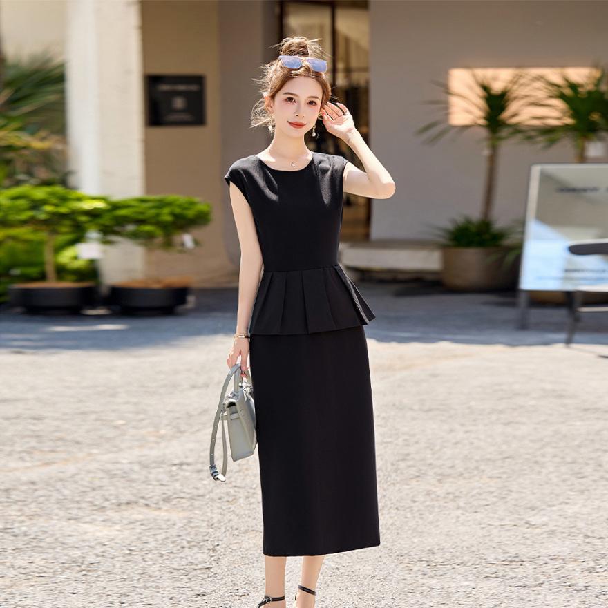 French Hepburn style dress women's summer light luxury design sense temperament celebrity slim and thin fake two-piece skirt