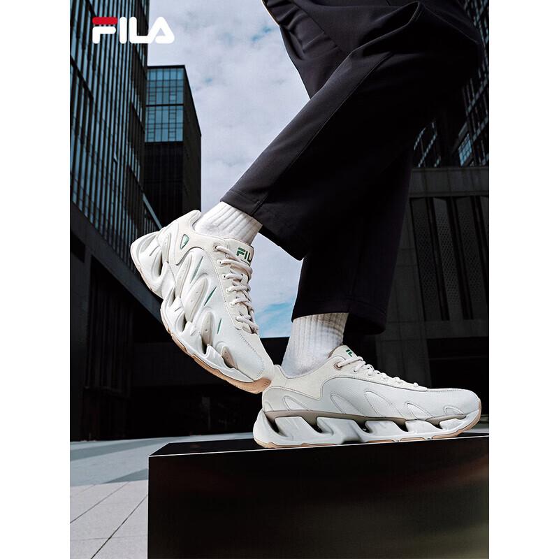 FILA VETTA Men s Dad Sneakers US 8 / EUR 39
