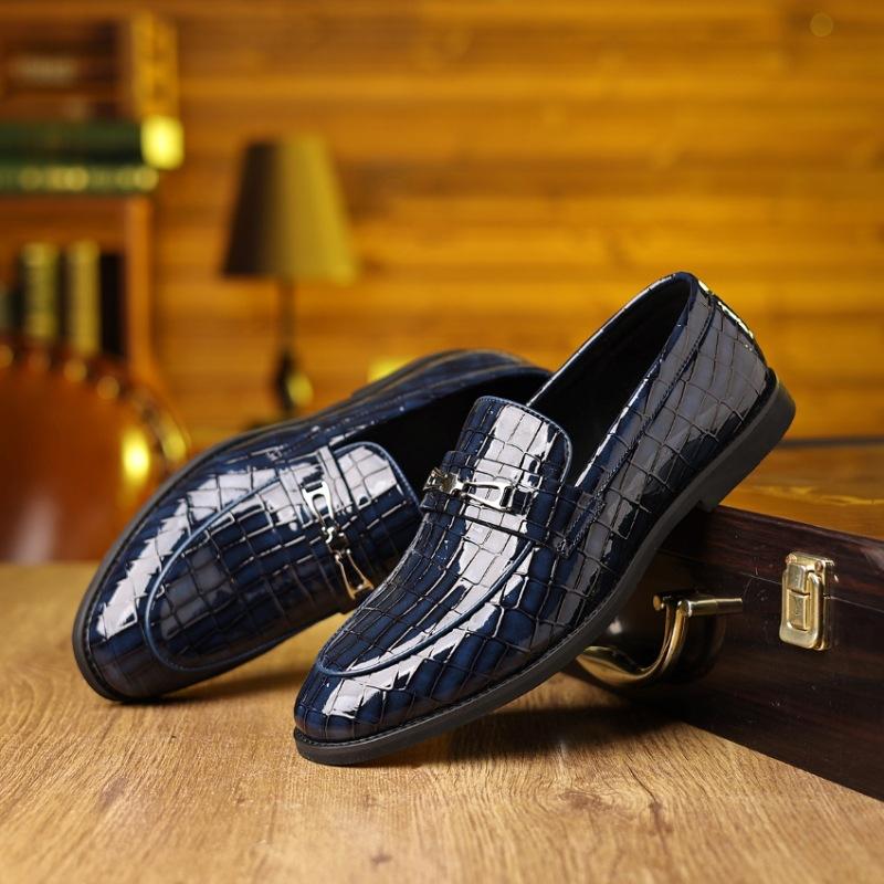 Luxury Brand Designer New Men White Grey Blue Metal Button Flats Shoes Moccasins Wedding Prom Homecoming Loafers Zapatos Hombre