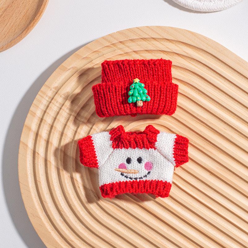 

Рождественский свитер Лабубу и набор аксессуаров для всех поколений Брелок 17cm