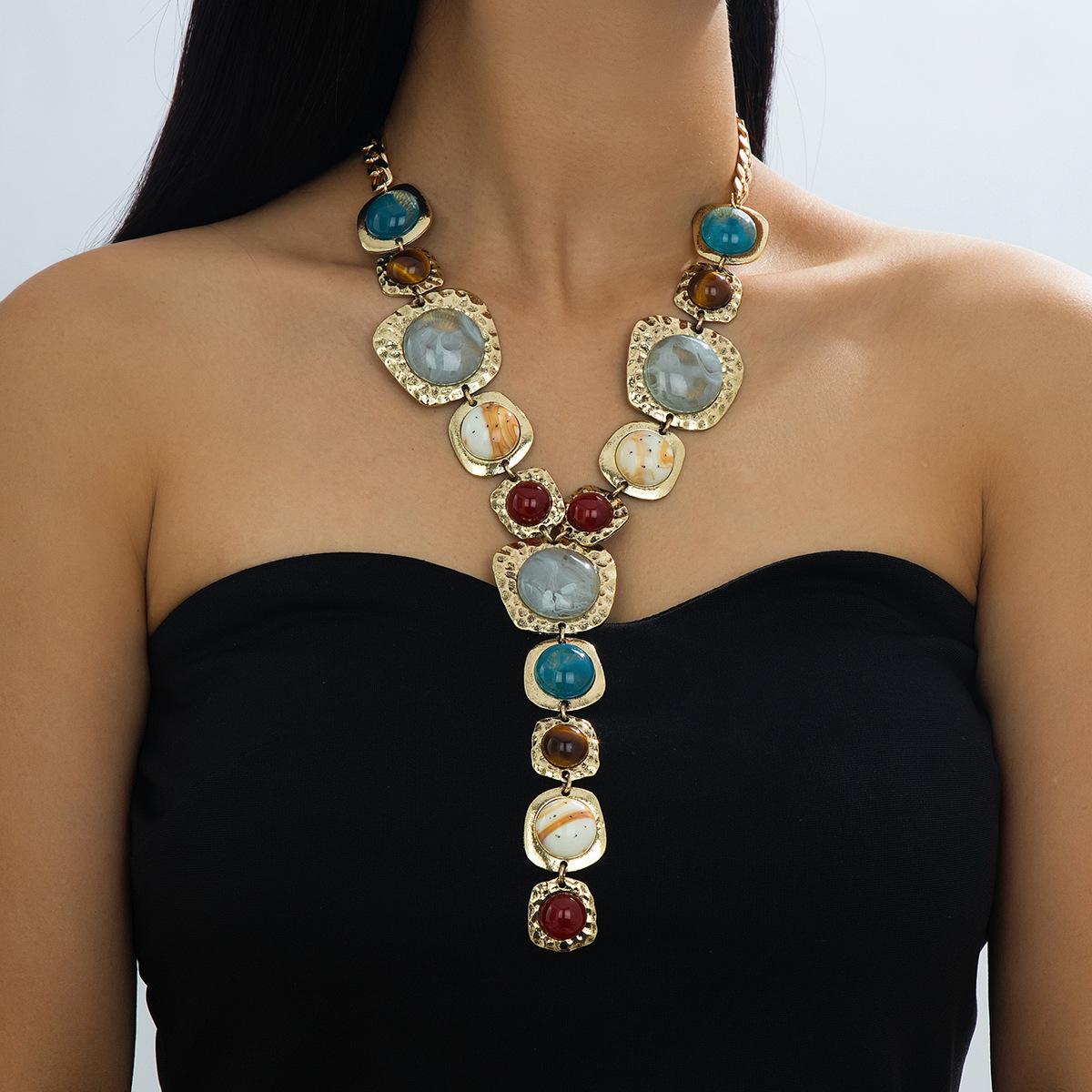 

Y-образный подвесной светильник Роскошный Высокий уровень Дворцовый стиль Цепочка на ключицу Высокий золотой