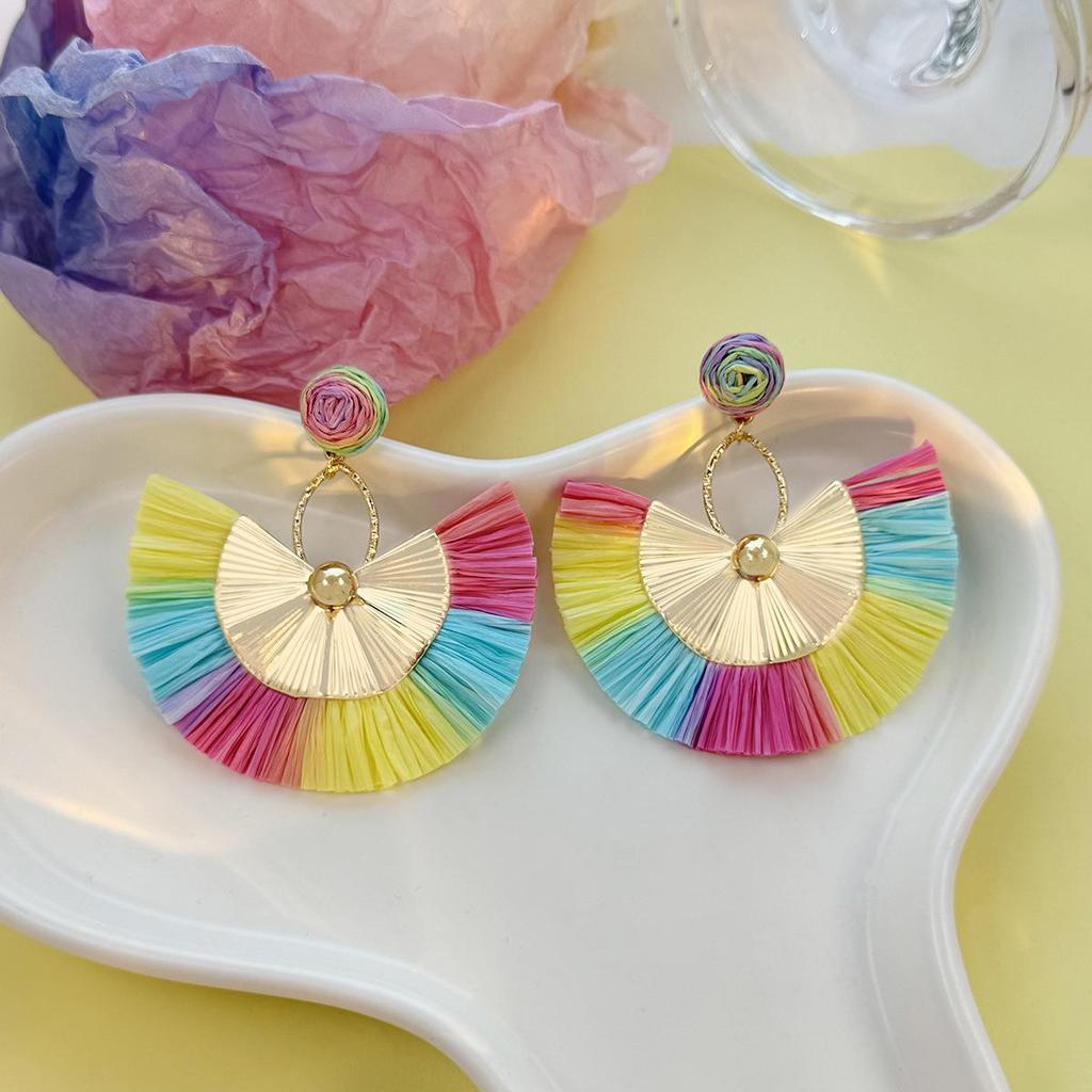Bohemian Fan-shaped Tassel Earrings: Retro Handmade Raffia Studs for Women