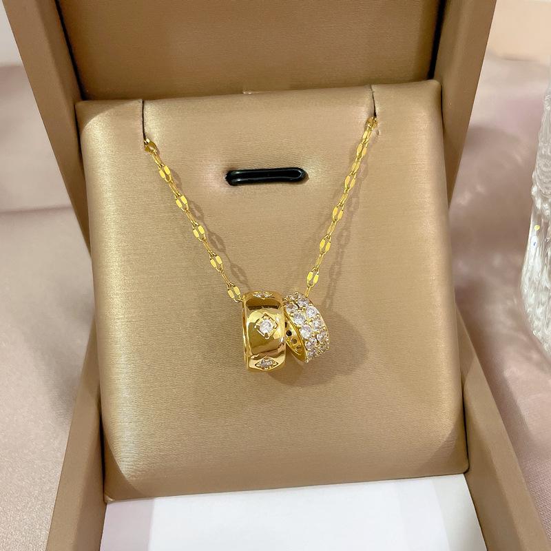 **Lively Women's Necklace: Titanium Steel & Gold-Plated Copper Clavicle Chain**
