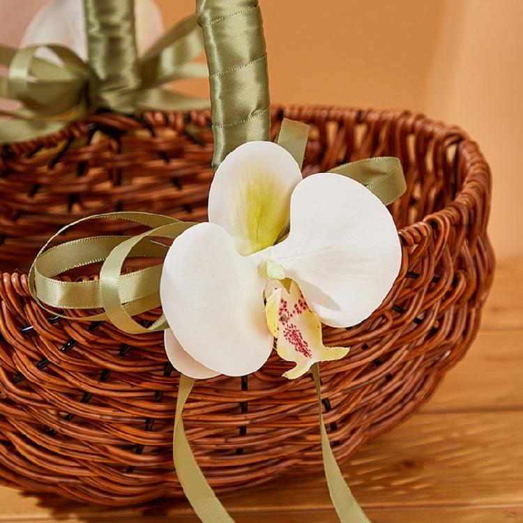 Fashionable Small Wicker Flower Girl Baskets with Pearls Detailing and Ribbon for Wedding Decoration and Candy Storage