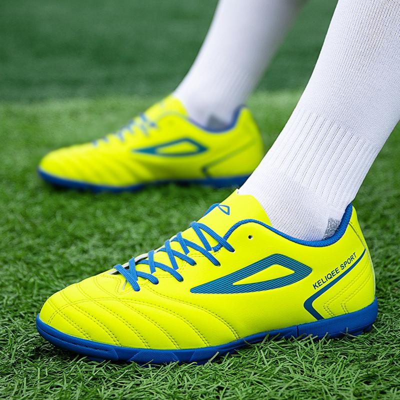 Men's Soccer Shoes Large Size Ultralight Football   Boots Boys Sneakers Non-Slip AG/TF Soccer Cleats Ankle Boots Unisex