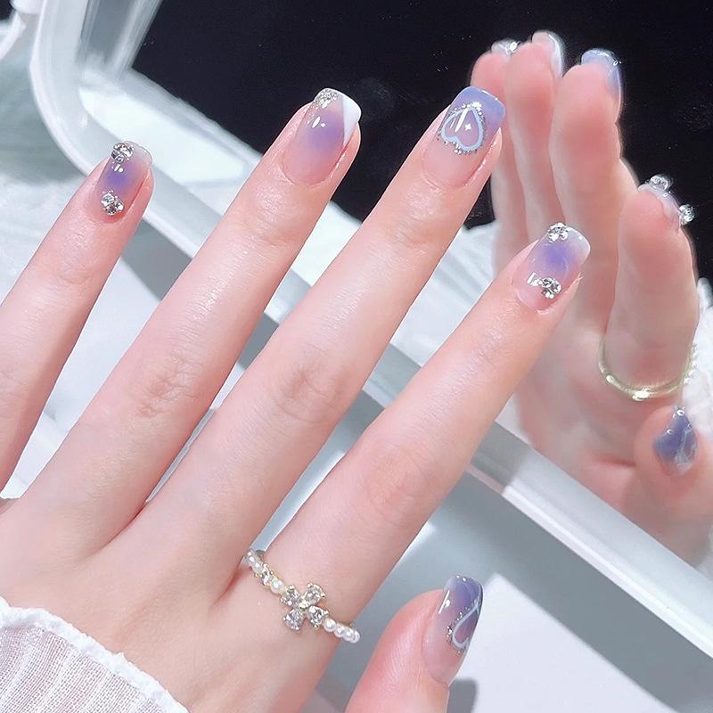 Blue Heart Diamond Press-On Nails: Sparkling Summer Nail Art Stickers