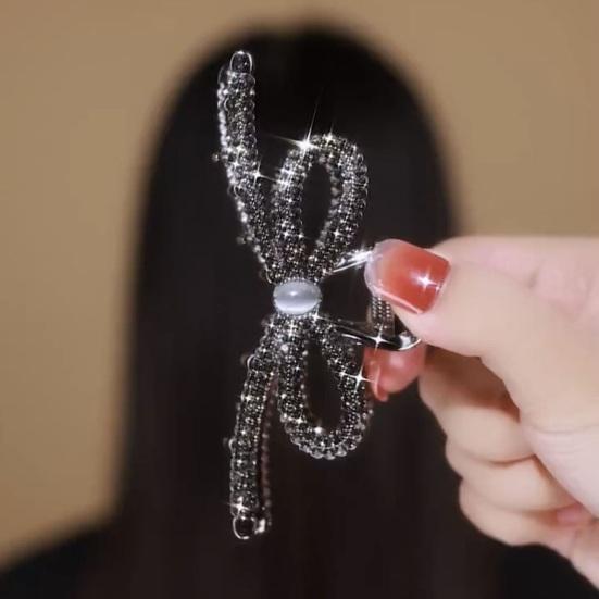 Dámské sevření vlasů Tvar mašle Lesklý kamínkový vyhloubený dráp Silný dráp Protiskluzové uspořádání vlasů Dekorace Nádherná dámská spona na vlasy Dráp