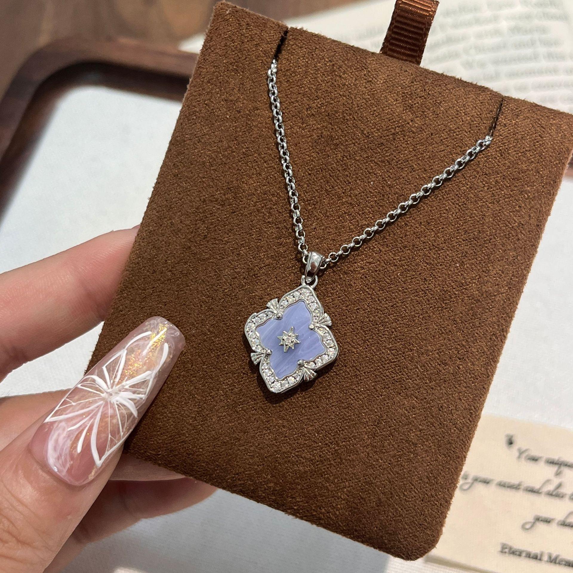 

Vintage Court Style Cloth Chi Window Grilles Purple Chalcedony Pine Four-Leaf Clover Set Necklace Bracelet Earrings