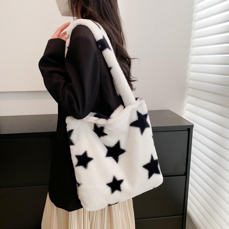 Minimalist Plush Tote Bag For Women With Heart Pattern And Large Capacity For Daily Use