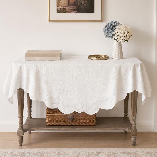Quadratisches Blumen-Spitzen-Deckchen, Gefranste Weiße Spitzen-Tischdecke, Kleiner Tischbezug im Vintage-Stil für Couchtisch Beistelltisch Teeparty Heimdekoration