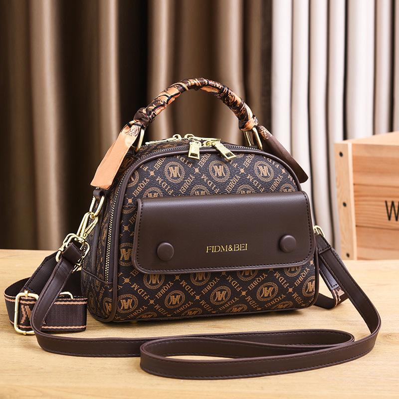 

Женская сумка женская сумка высококлассная одноплечевая сумка через плечо 2025 новая универсальная маленькая квадратная сумка женская полиуретановая сумочка