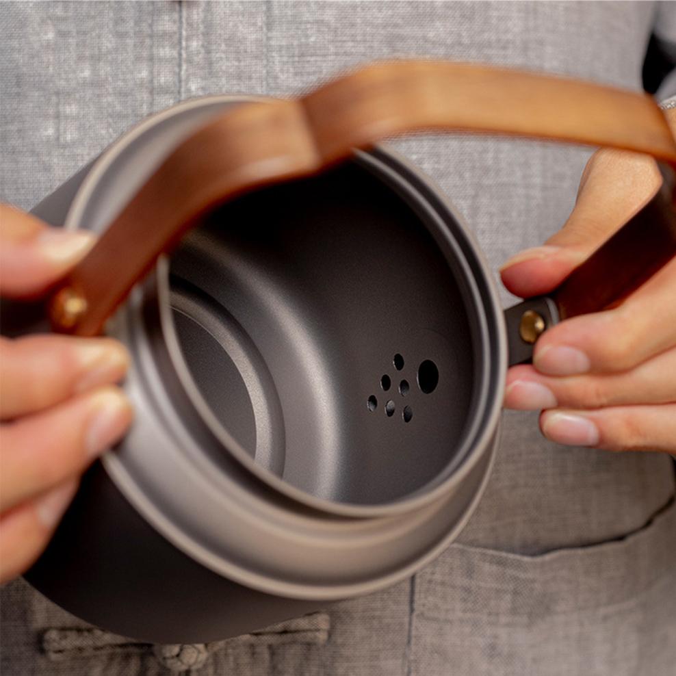 Pure Titanium Tea Kettle, 99.9% Titanium Metal Teapot with Wooden Handle, Camping Boiling Water Kettle, Healthy Tea Infuser, 1L