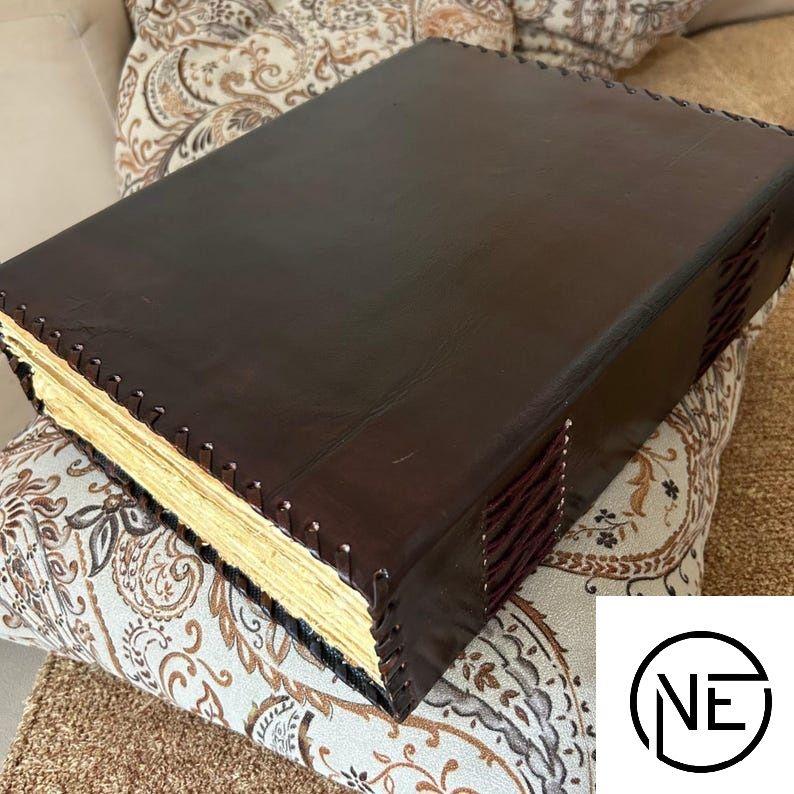 Ručně vyráběný kožený deník s vlastním gravírováním, 400 stran vintage papíru, velký kožený deník, čarodějnický deník pro skicování a psaní, Kniha stínů