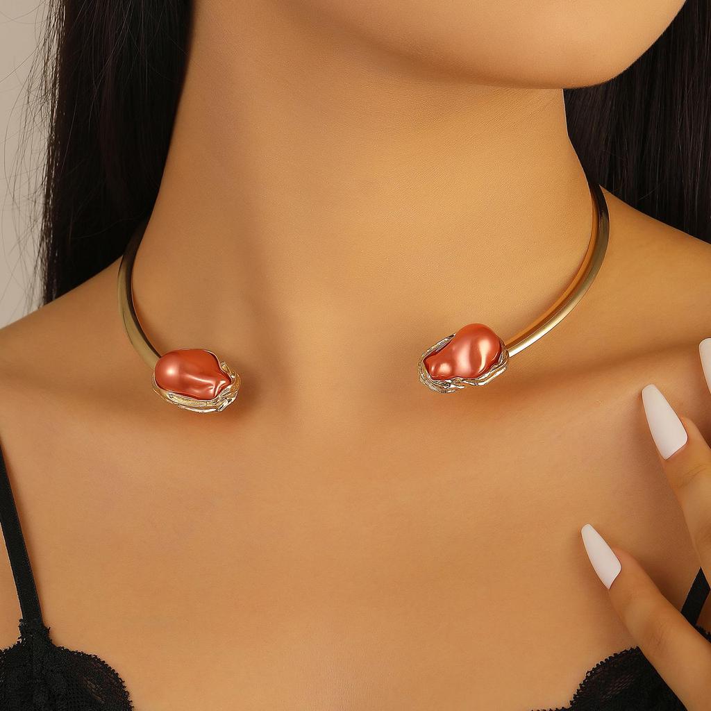 Elegantes geometrisches Wellen-Choker: Europäische & Amerikanische Halskette für Frauen