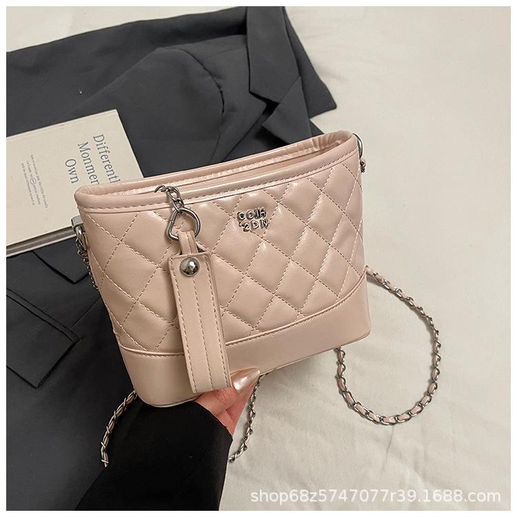 2025 new small fragrance style one-shoulder cross-body bag fashion diamond check chain bucket bag women's trendy commuting high-end sense women's bag