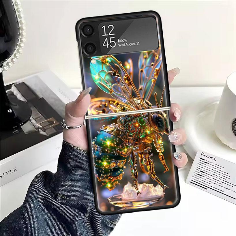 Bee Keeping Honey Animal Cases For Samsung Galaxy Z Flip 4 5 6 7 3 Z Flip7 Flip6 Flip4 Flip5 Flip3 5G Hard Shockproof Fundas Cov
