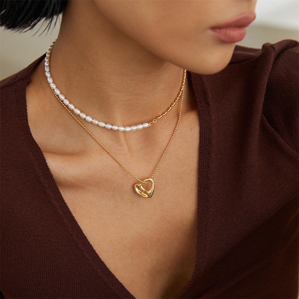 Niche Titanium Steel Heart-Shaped Hollow Pendant Clavicle Necklace