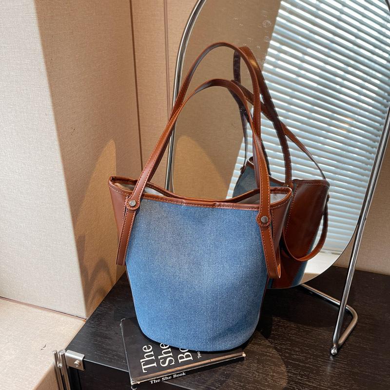 

Джинсовая сумка женская большой вместимости новая осенне-зимняя универсальная сумка через плечо популярная сумка-ведро коричневый