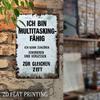 Vintage Iron Wall Sign Ich Bin Multitasking-Fähig 12x8 Inch Rustic 2D Flat Metal Decor for Home Office Bar, Multitasking