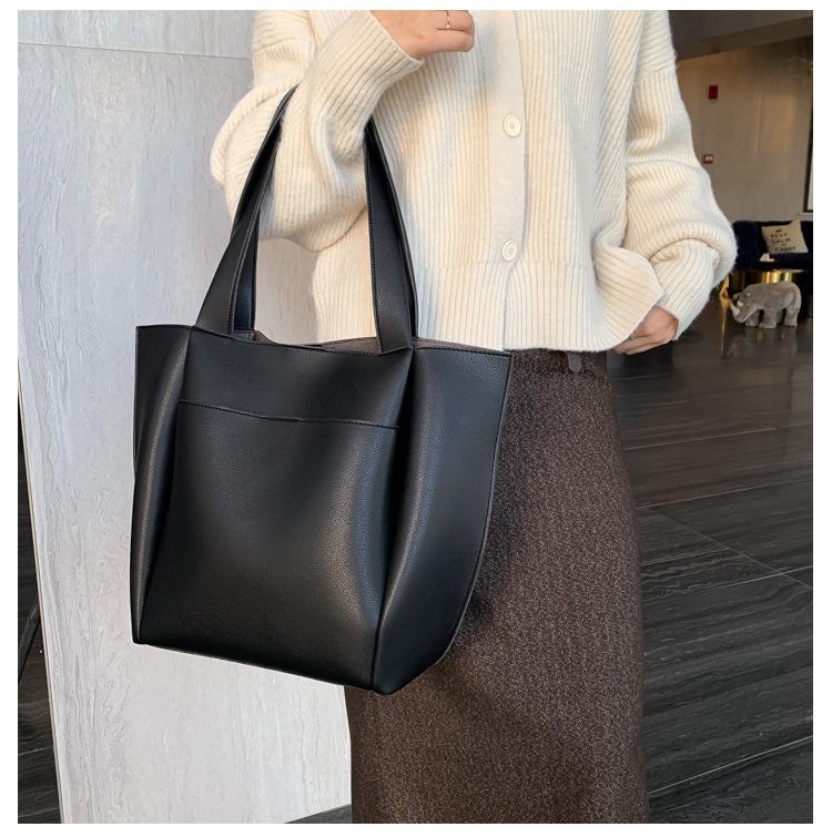 Large capacity tote bag, handbag, women s 2026 winter new item, mommy bucket shoulder bag, fashiable чёрный