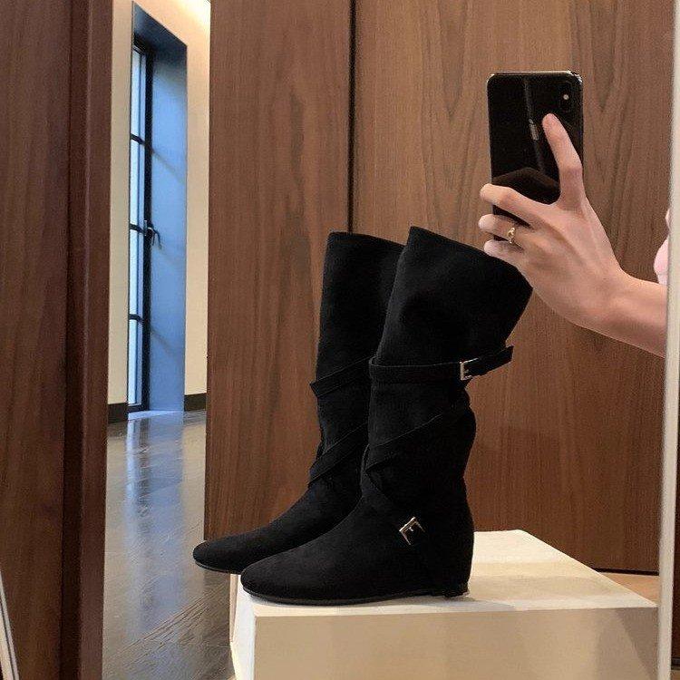 

Увеличение роста на 6 см~ 2025 осень-зима новые корейские рыцарские сапоги круглый носок пряжка с мягкими складками и тонкими высокими сапогами для женщин 39 чёрный