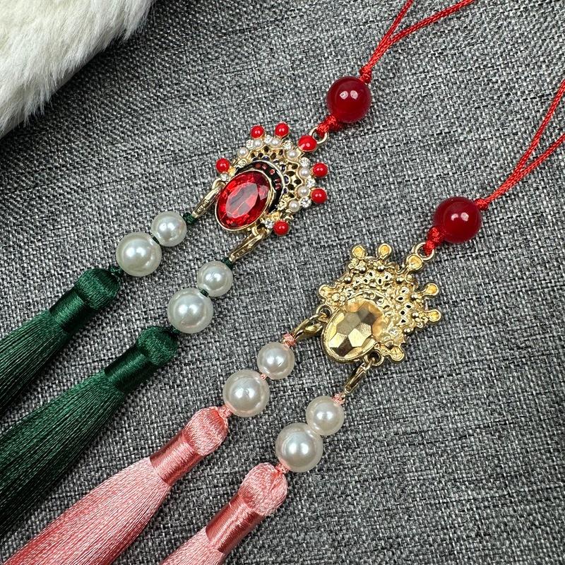 Maquillage Facial Opéra de Pékin Pompon Suspendu Décoration Hanfu Pompon Cheongsam Patte de Boutonnage Pliée