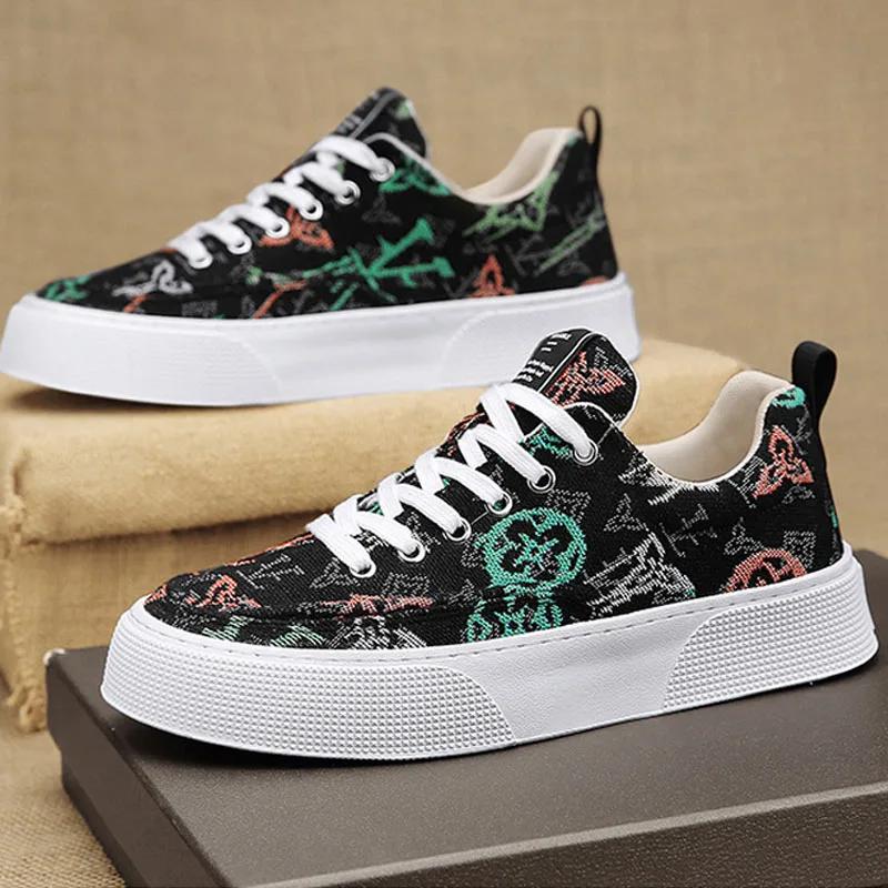 Platform Sneakers Men's Casual Shoes Fashion Printed Canvas Sports Shoes Male Flats Non-slip Thick Sole Lace-up Skateboard Shoes