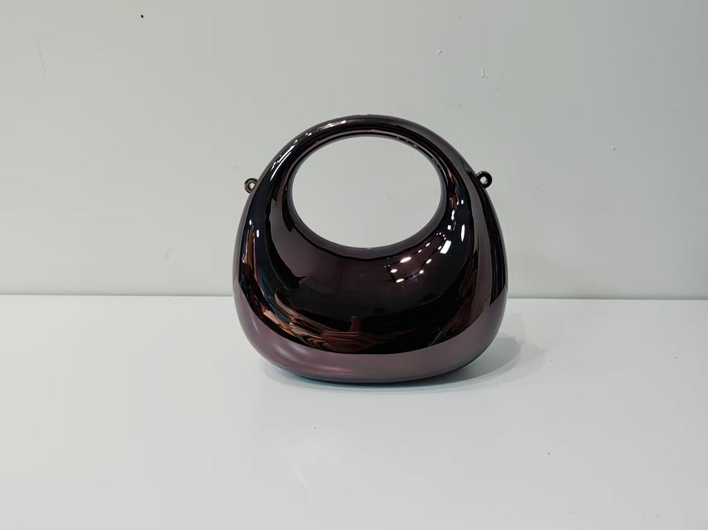 Spring and summer fashion chain mini bag, crescent moon acrylic bag, lipstick change, children's bag, messenger bag.