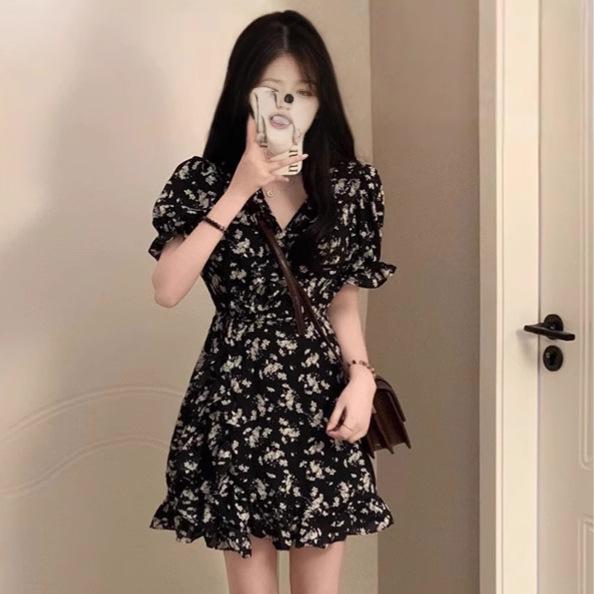 

Женское французское платье А-силуэта с цветочным принтом: Приталенная летняя короткая юбка L Premium чёрный