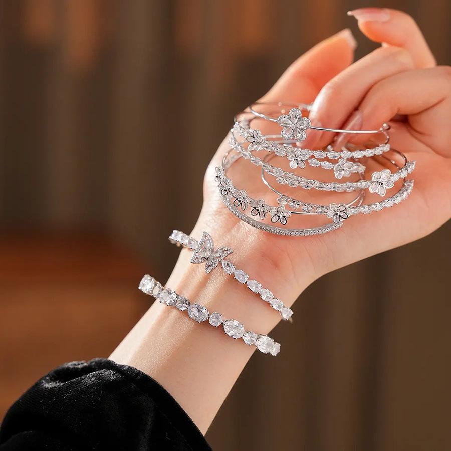 Minimalist Zircon Water Drop Butterfly Open Bangle Bracelet - Elegant, Versatile, and Fashionable Exquisite Hand Jewelry