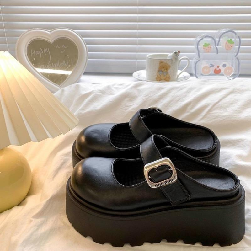 Baotou Plateau Damen Herbst neue Leder Slipper Damen Schnalle Hausschuhe