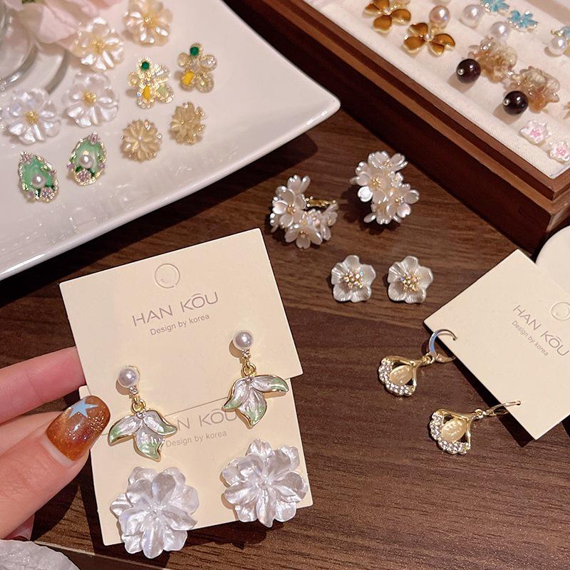 S925 Sterling Silver Fresh Flower Pearl Stud Earrings - Forest Style, Light Luxury, High-End for Women